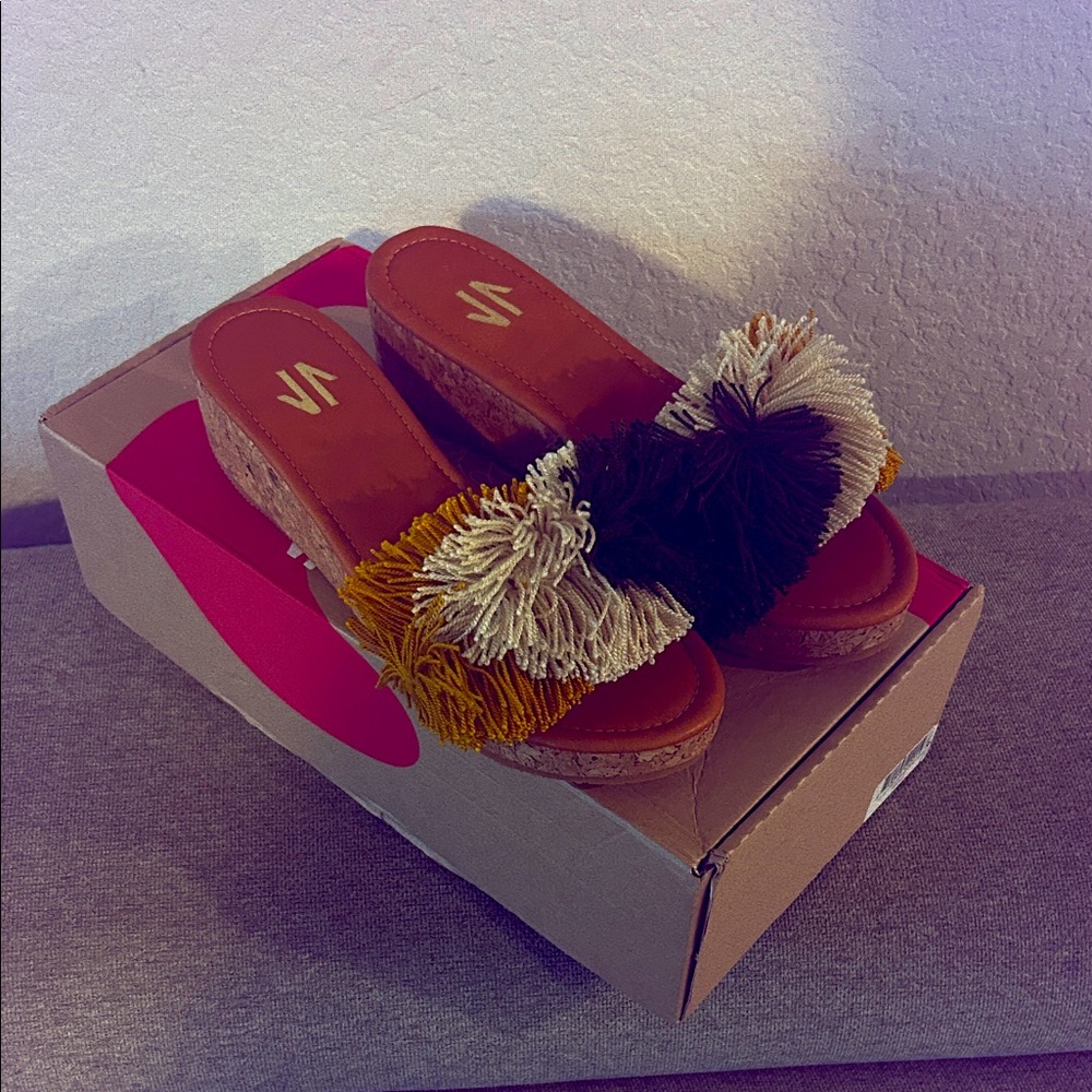 NIB Sylvia Cobos green mambo fringe tassel slides